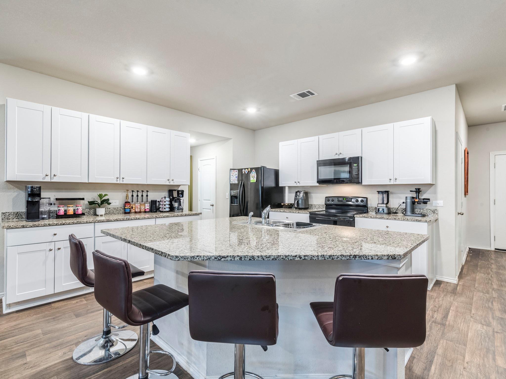 6100 Brampton LN