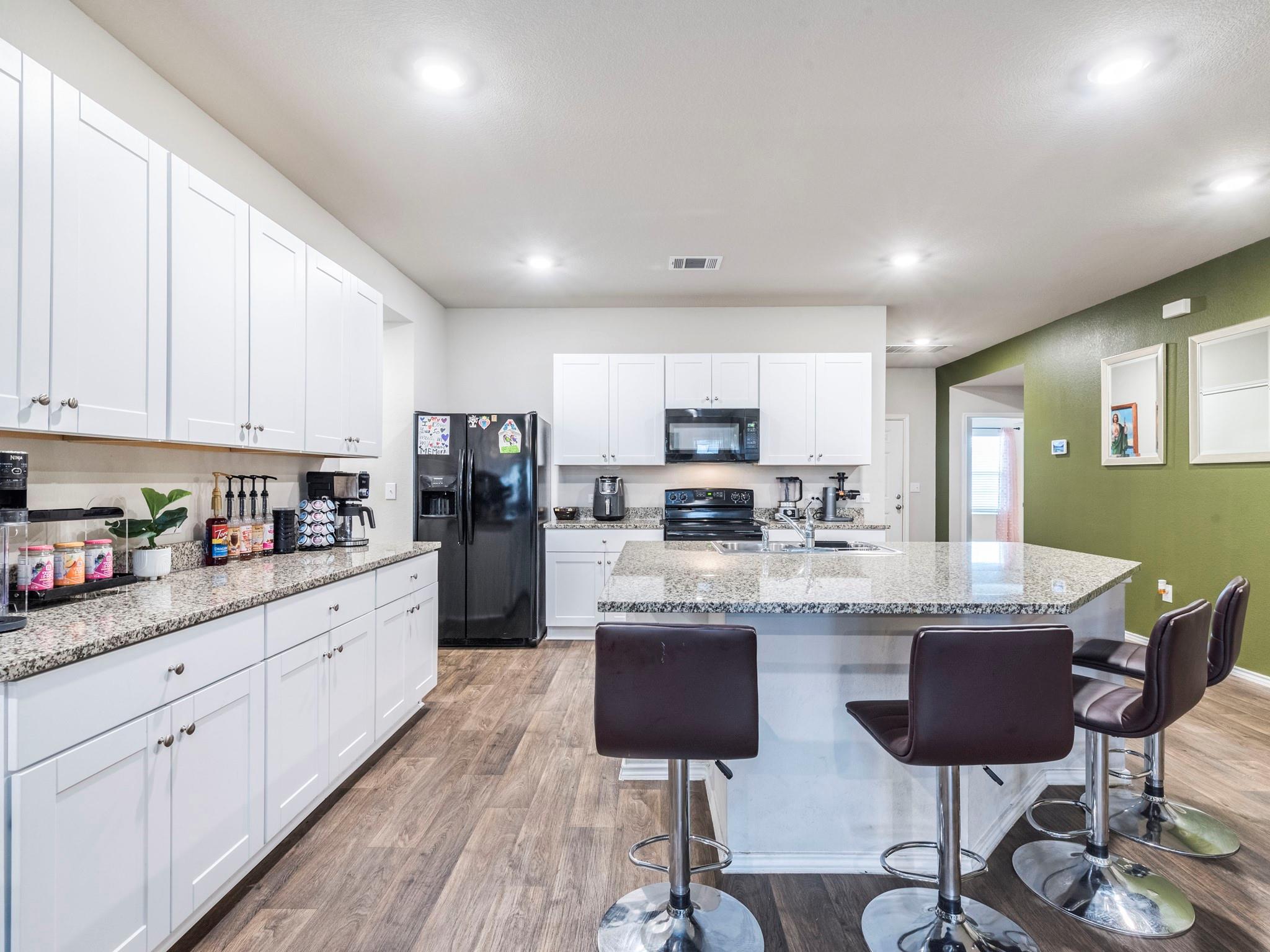 6100 Brampton LN