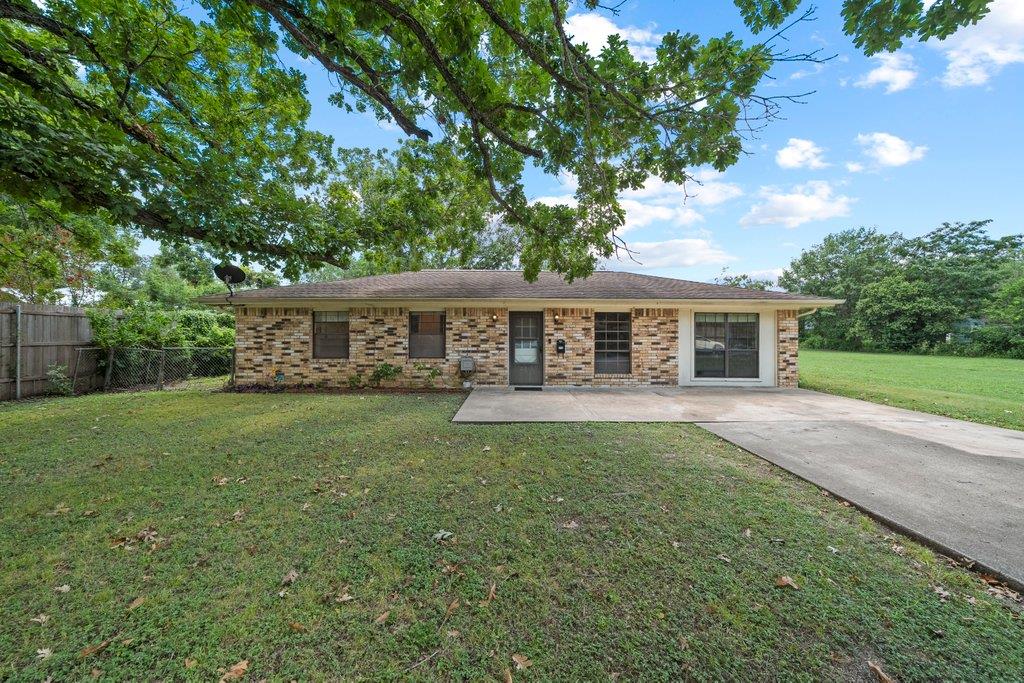 213 Atascosa ST