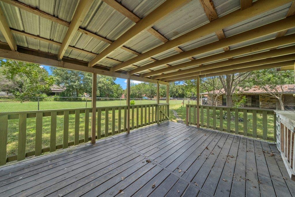 213 Atascosa ST