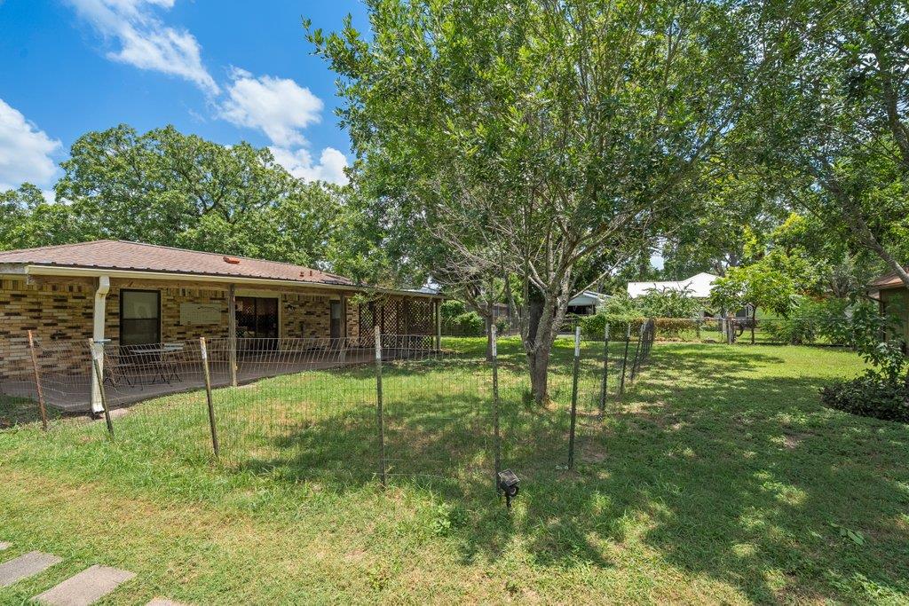 213 Atascosa ST