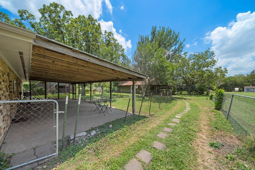 213 Atascosa ST