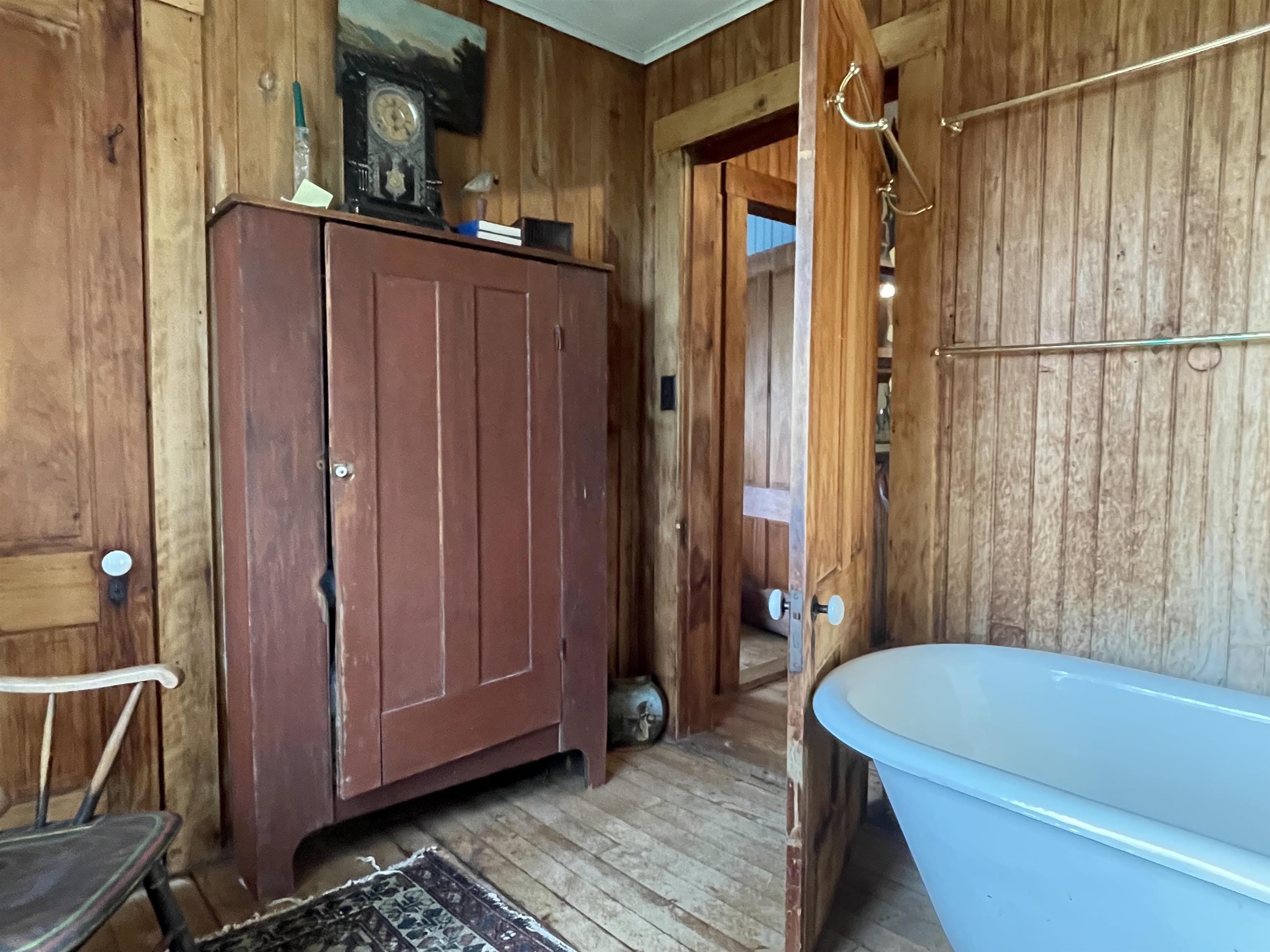 82 Cross Place