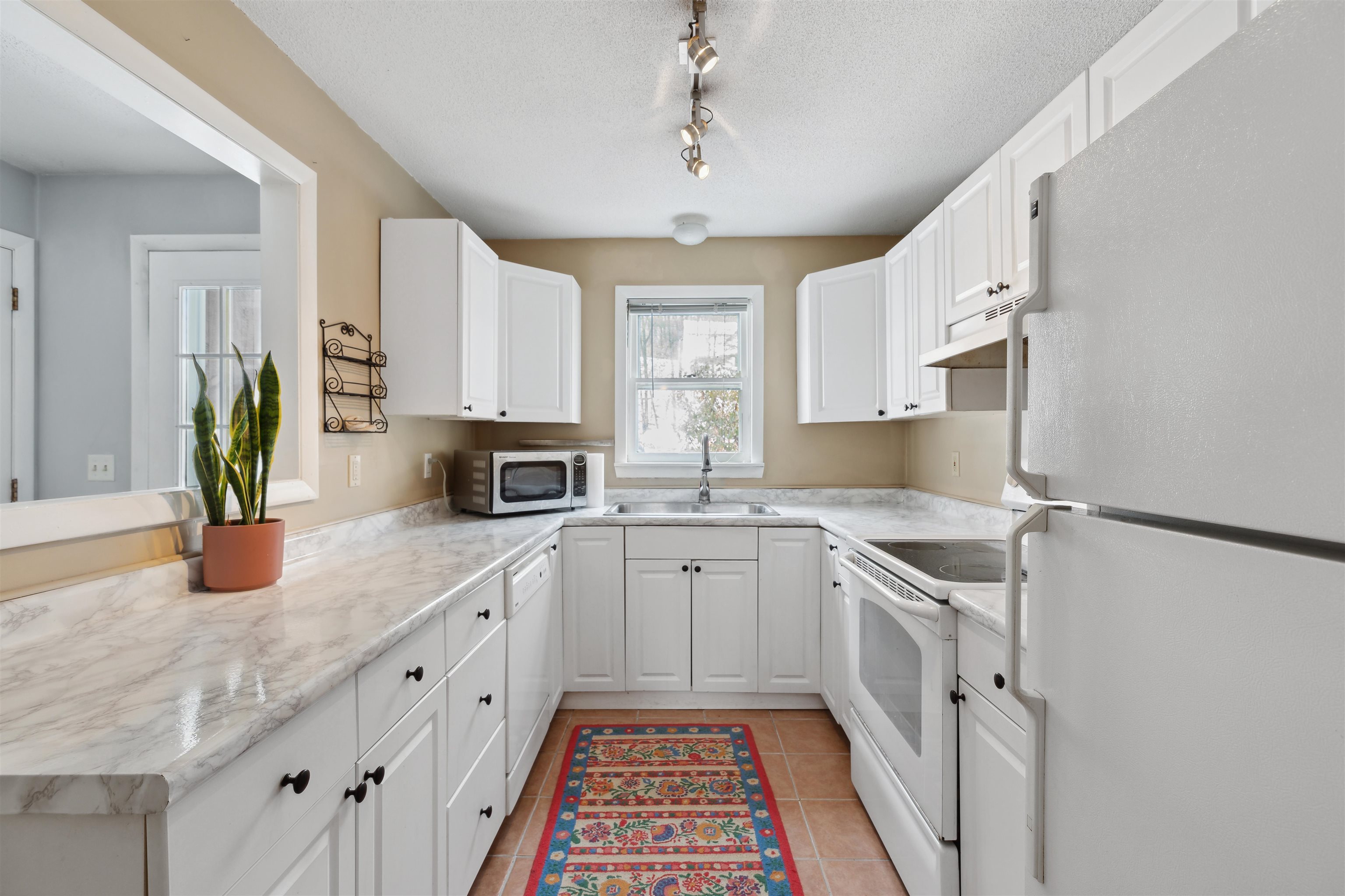 1295 Hartford Avenue Unit: 5