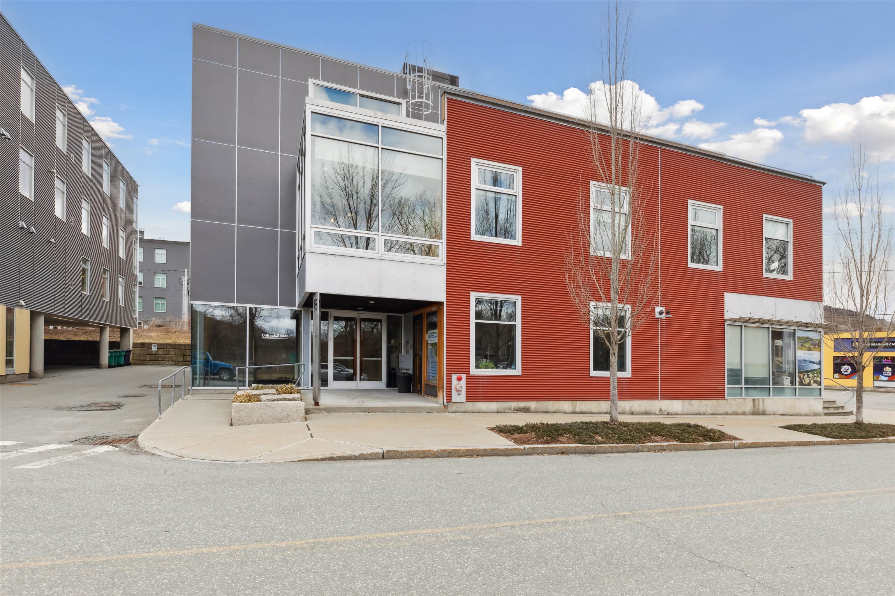 15 Railroad Row Unit: 2C5
