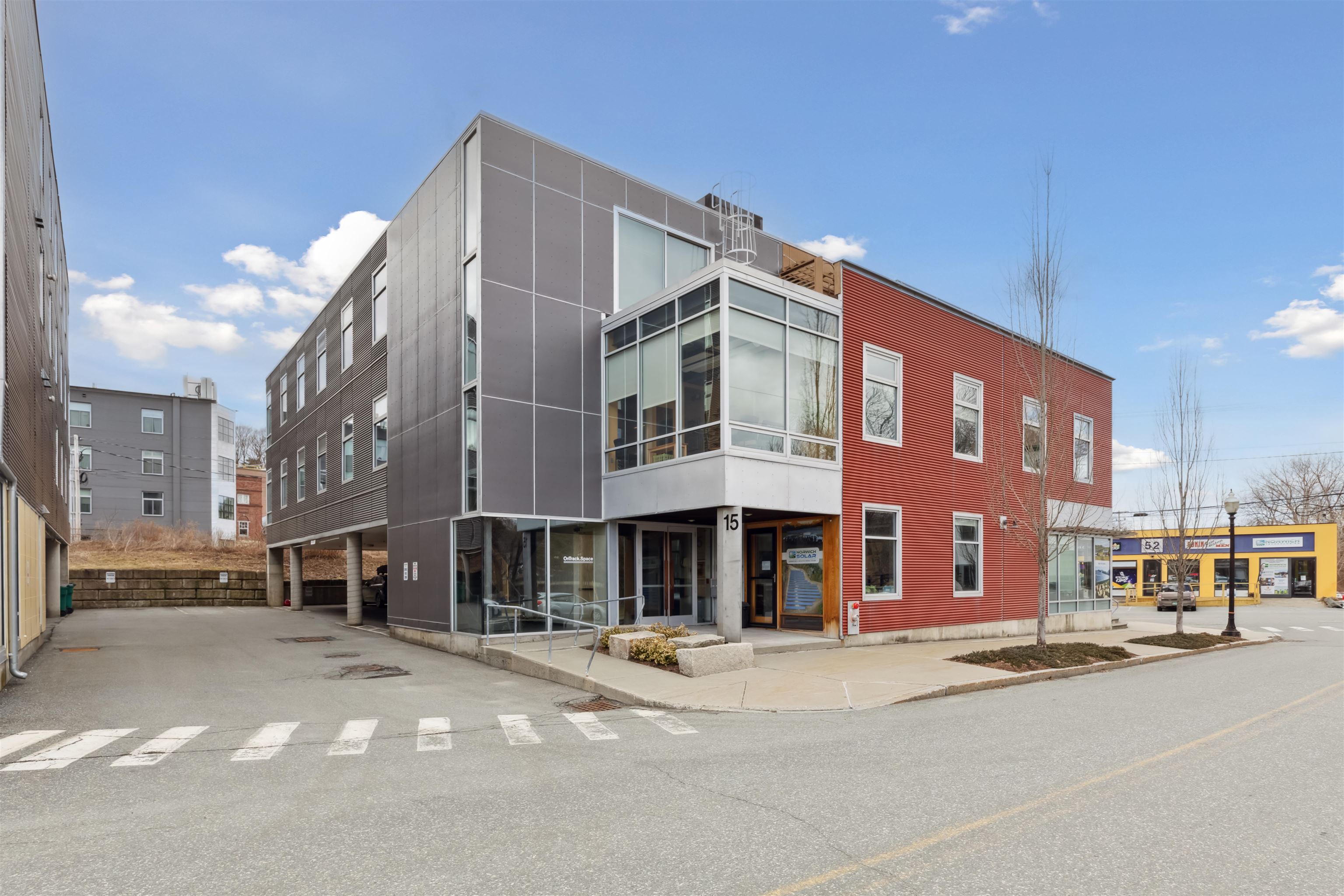 15 Railroad Row Unit: 2C5