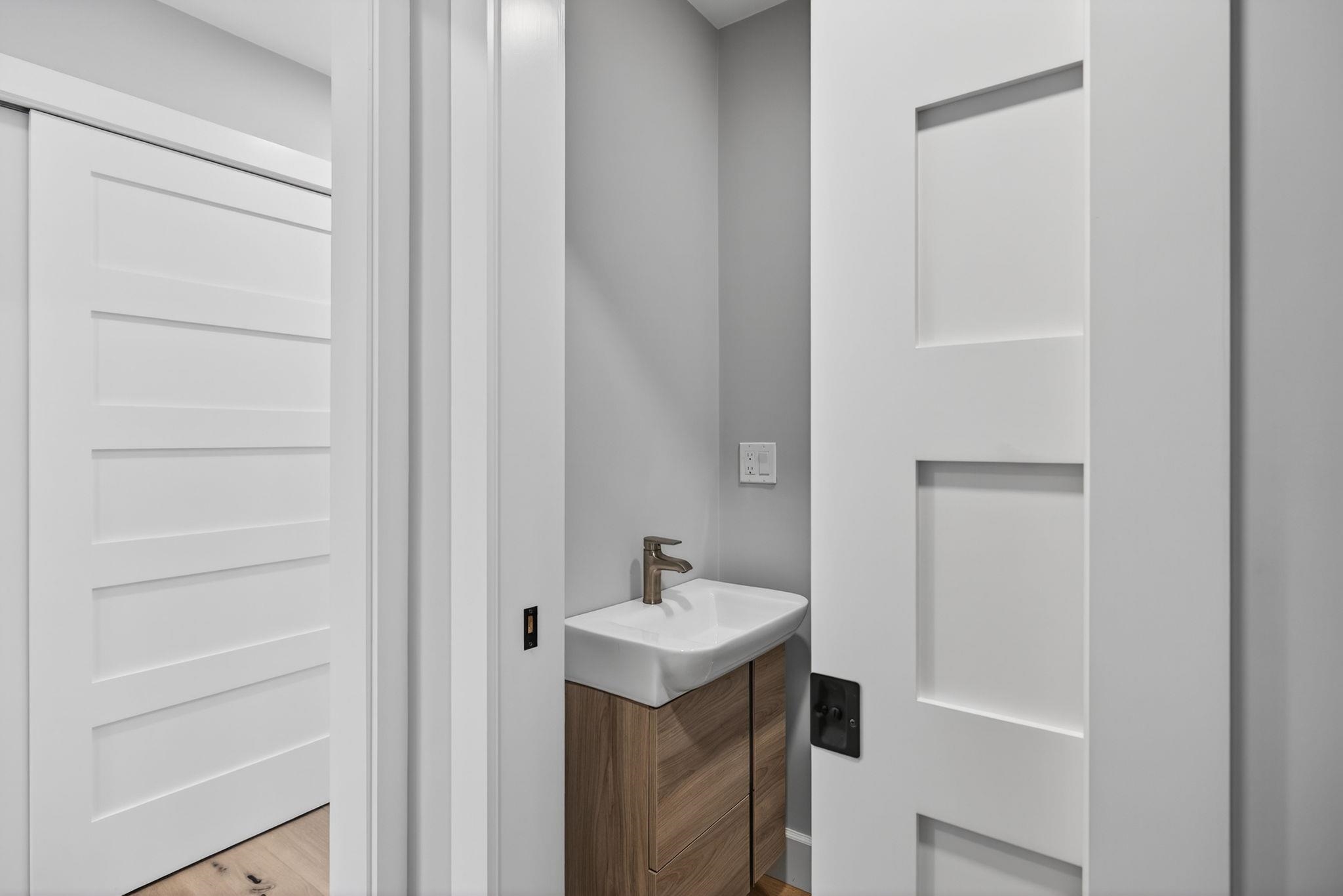 958 East Woodstock Road