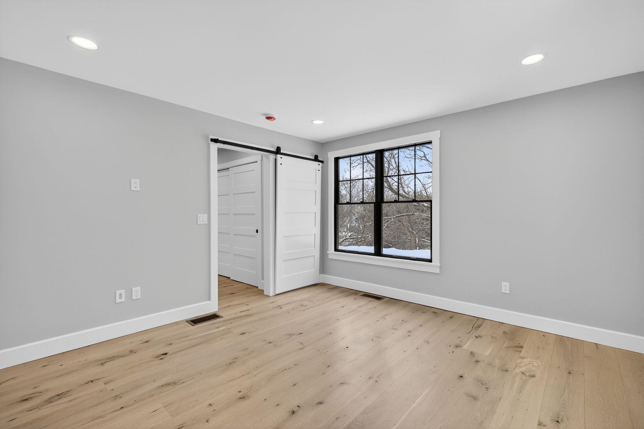 958 East Woodstock Road