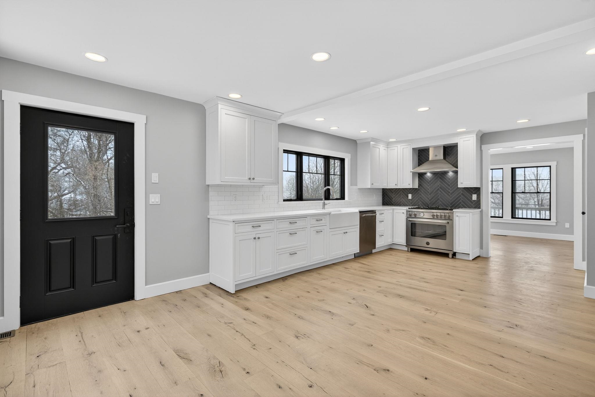 958 East Woodstock Road