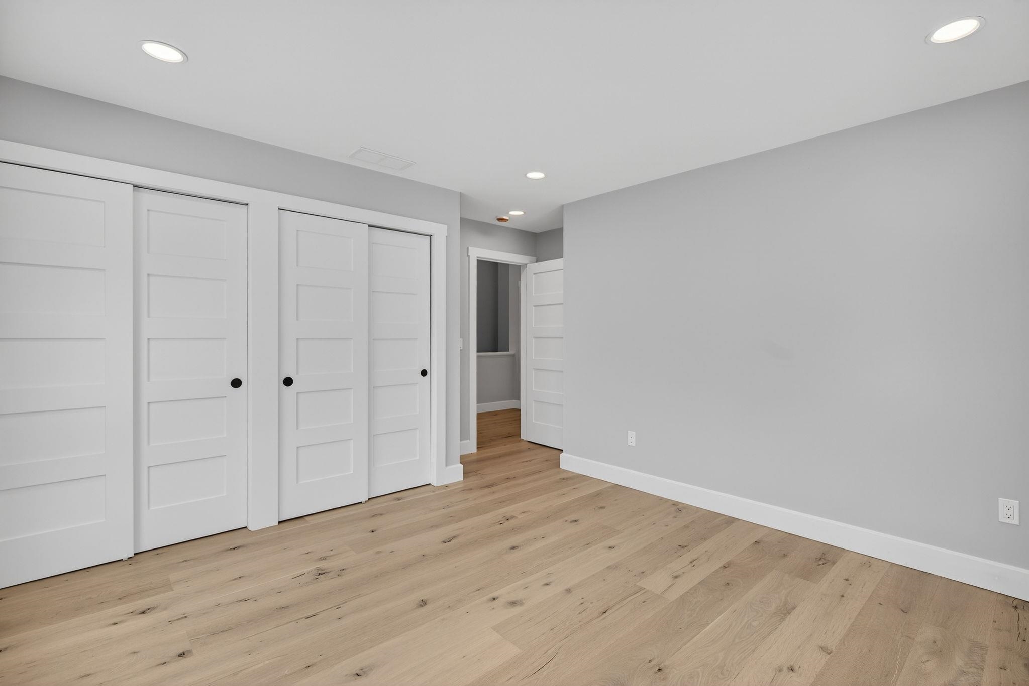 958 East Woodstock Road