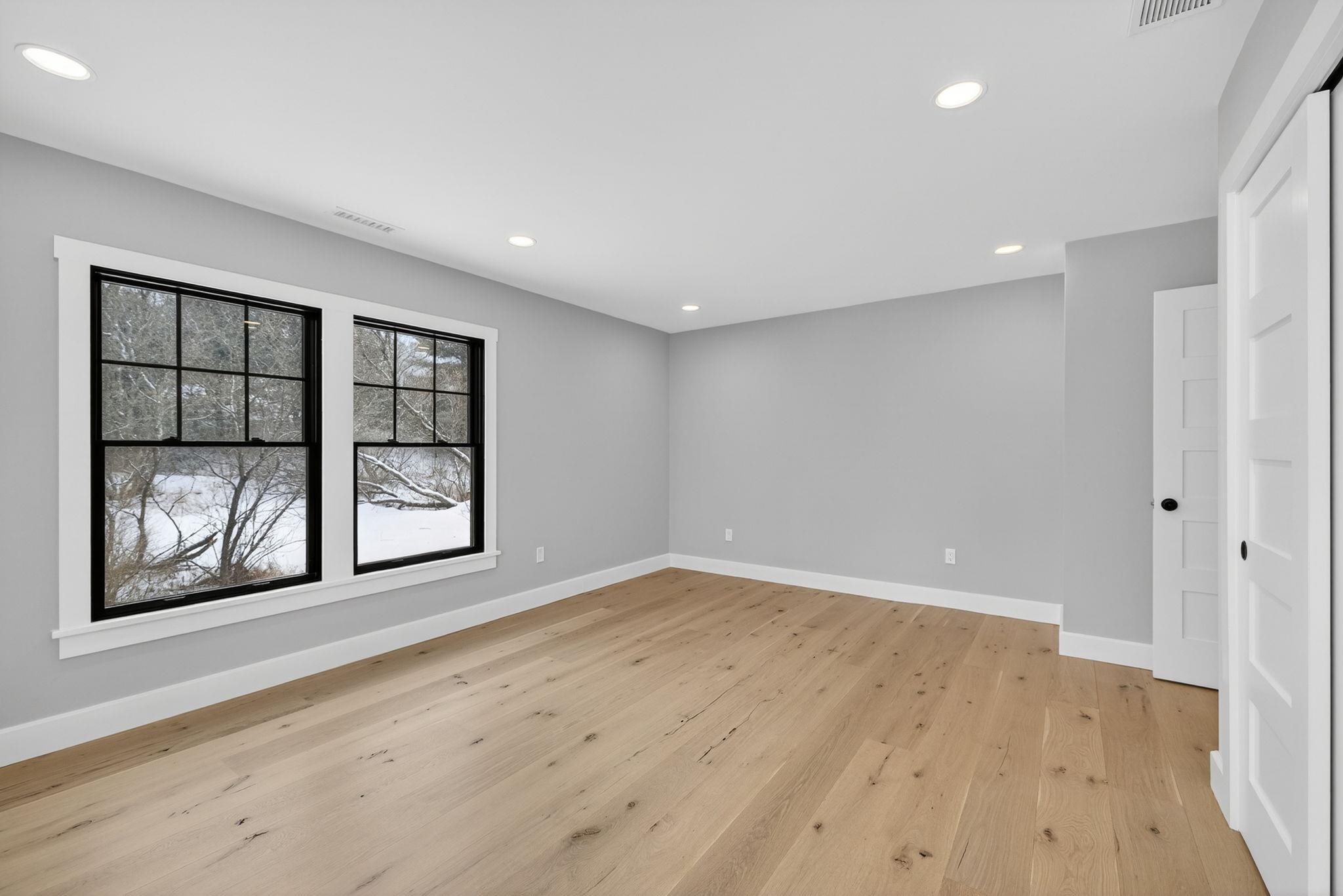 958 East Woodstock Road