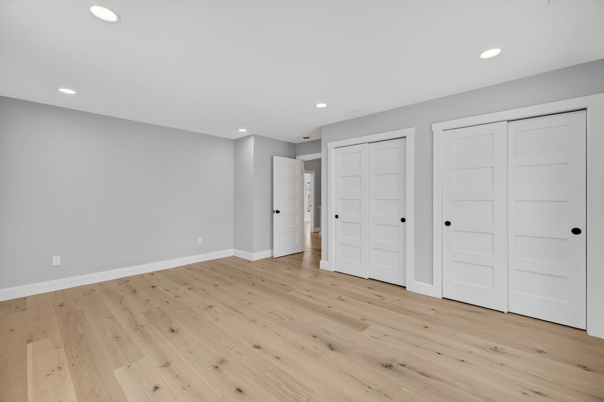 958 East Woodstock Road