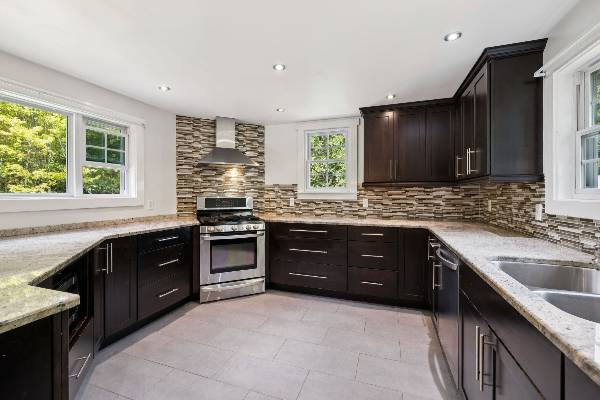 12 Algonquin Road