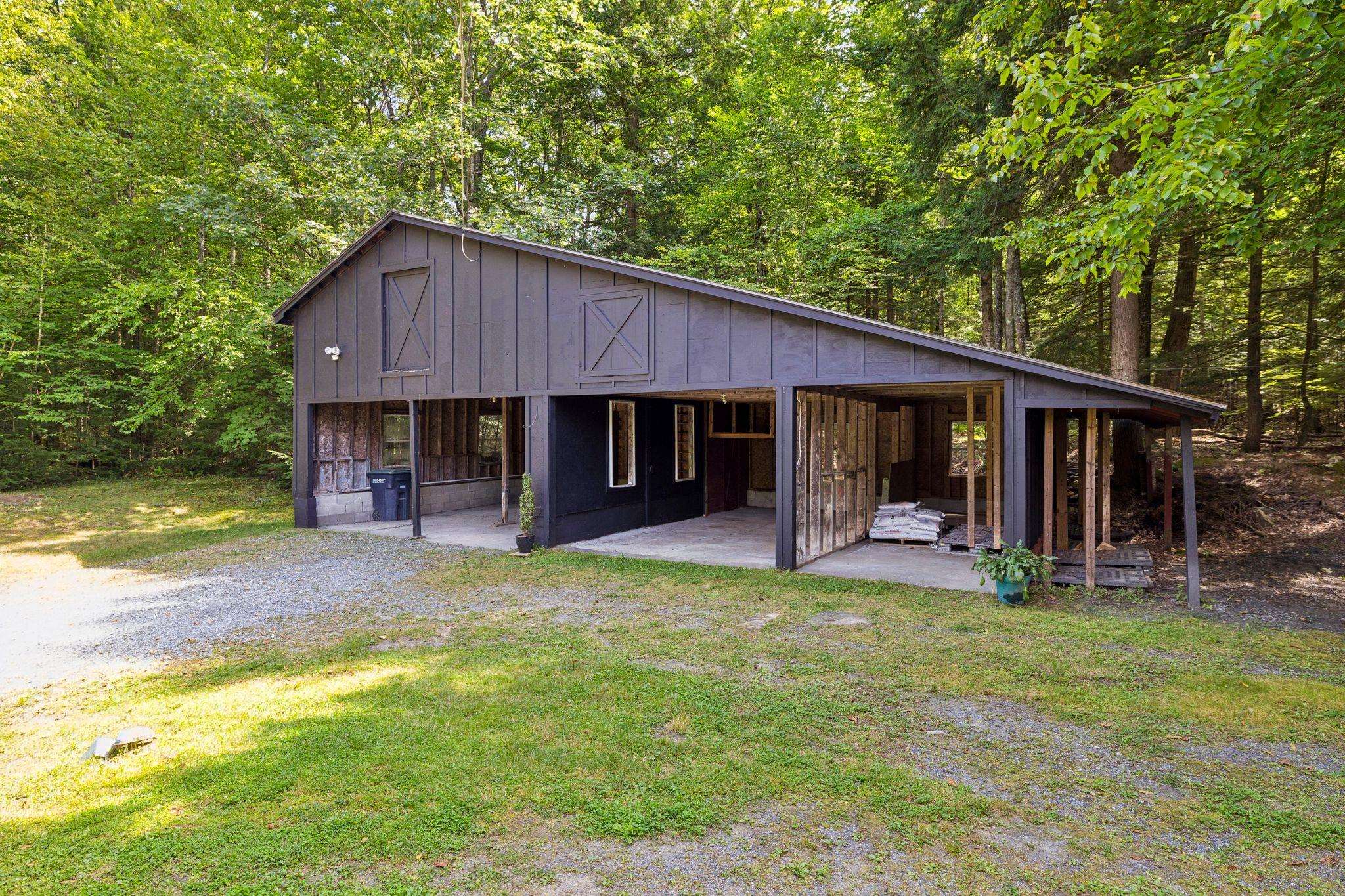 12 Algonquin Road