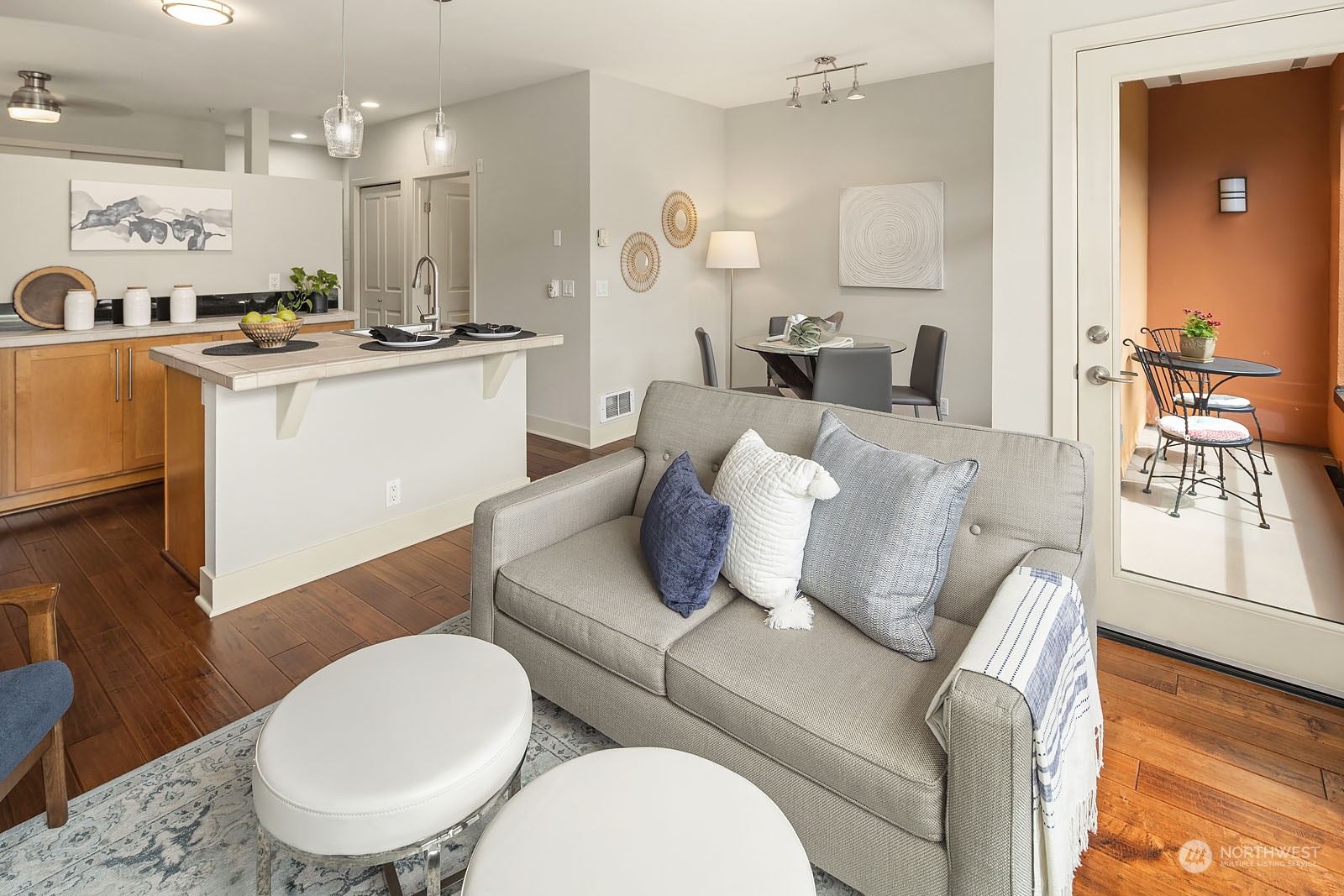 410 NE 70th Street Unit: 306