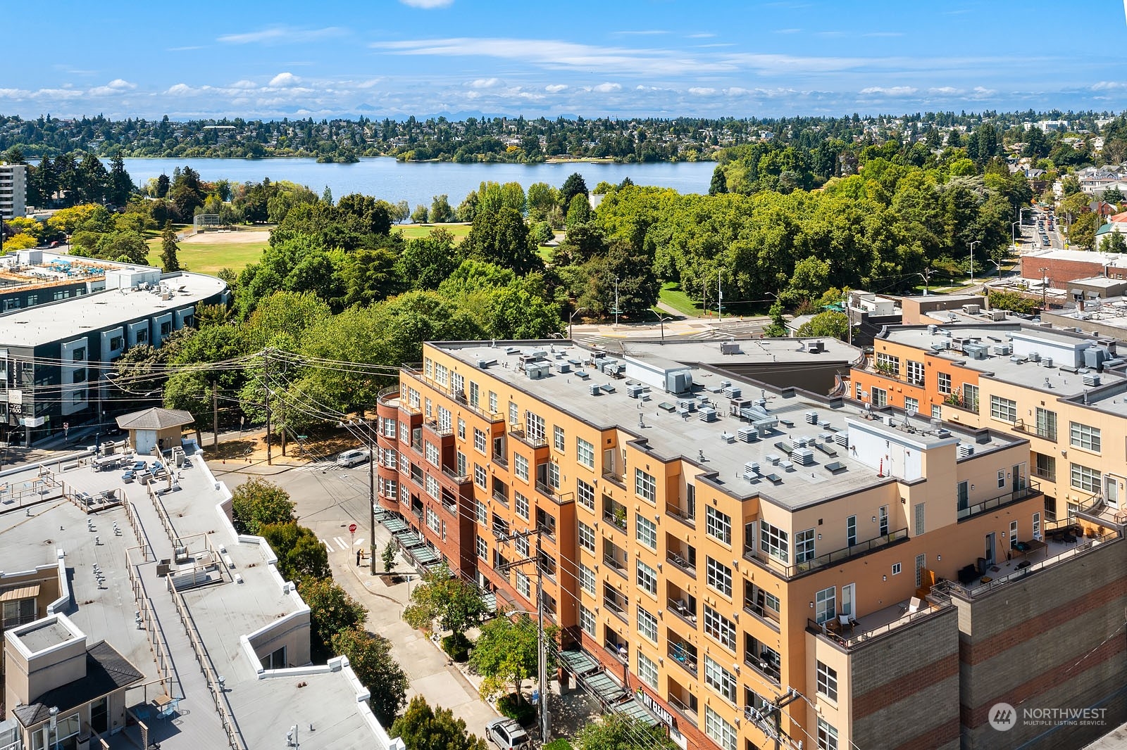 410 NE 70th Street Unit: 306