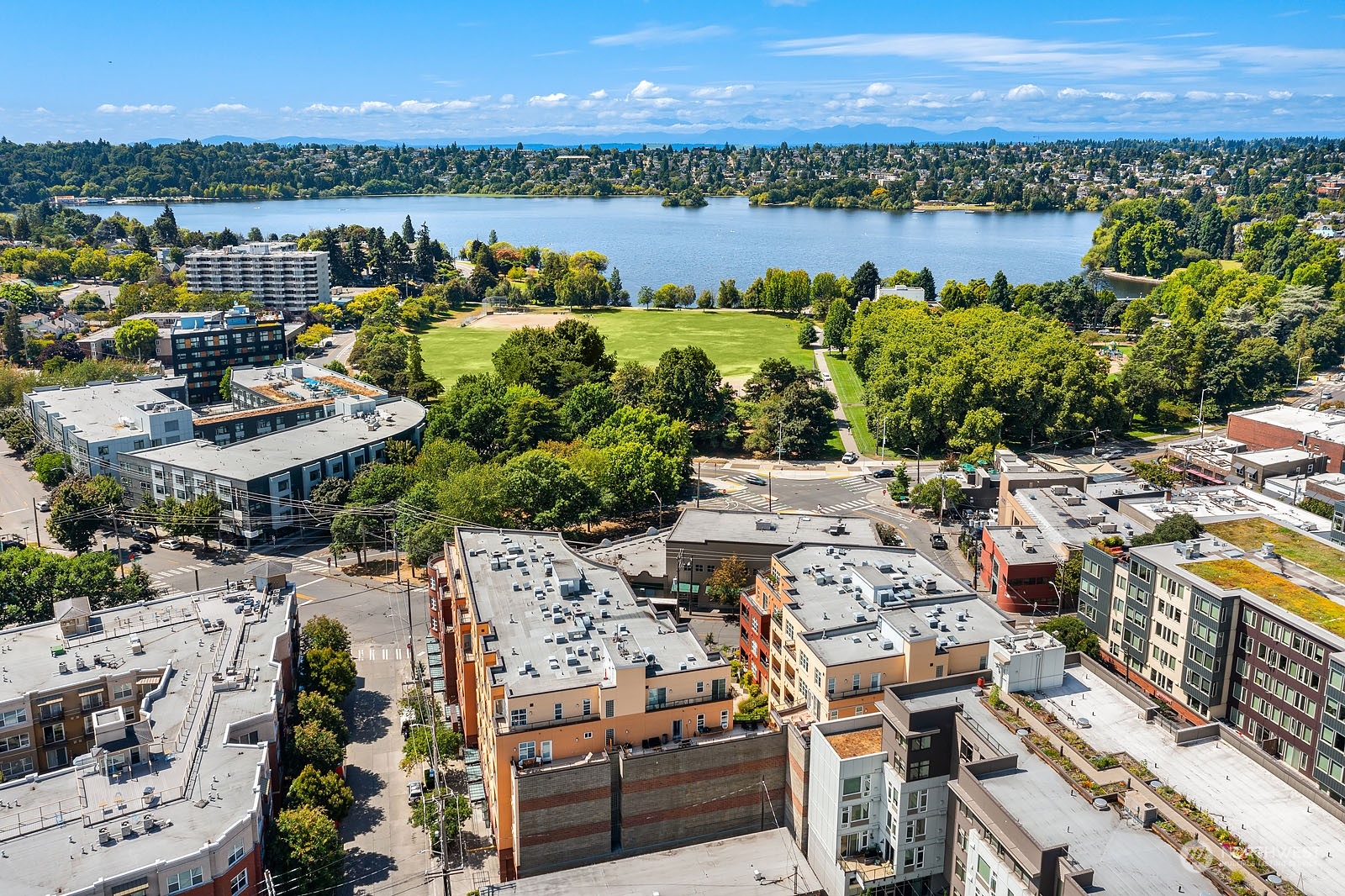 410 NE 70th Street Unit: 306
