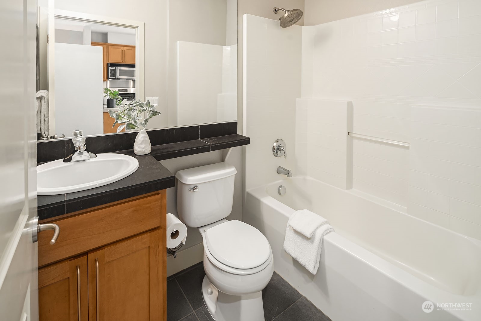 410 NE 70th Street Unit: 306
