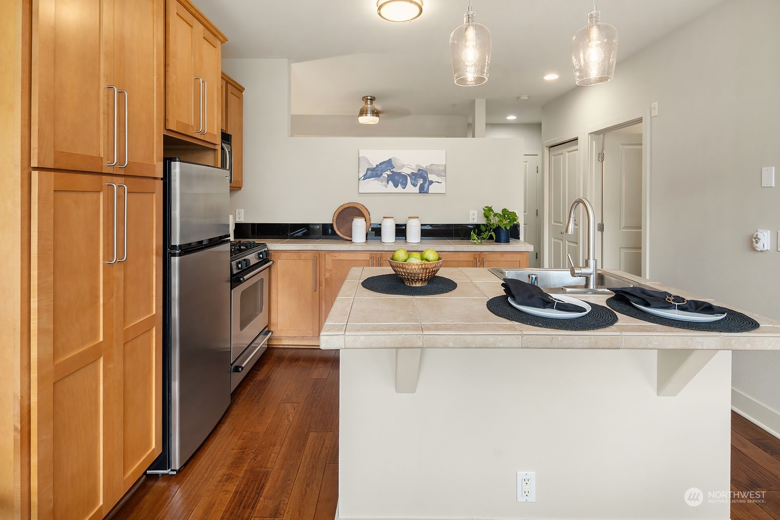 410 NE 70th Street Unit: 306