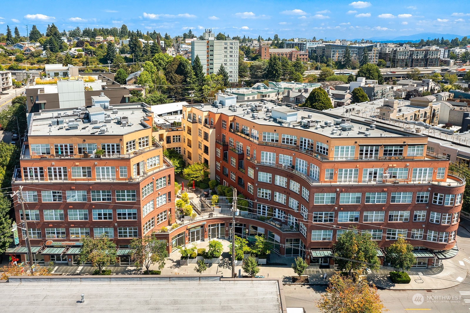 410 NE 70th Street Unit: 306