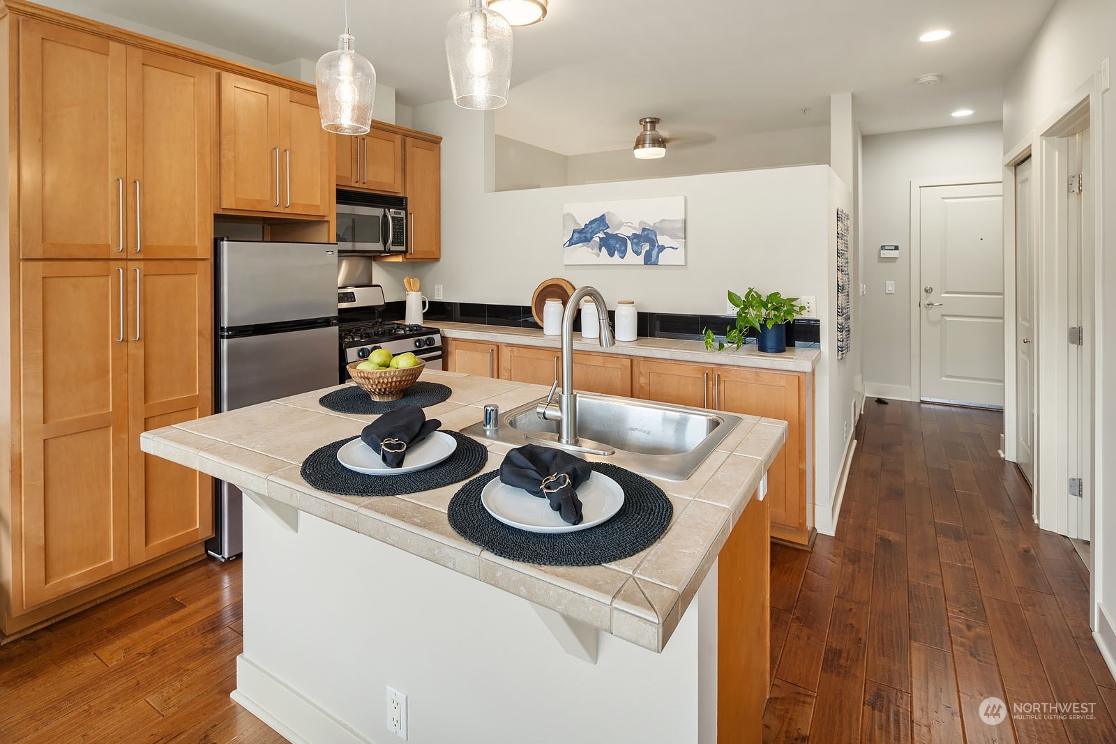 410 NE 70th Street Unit: 306