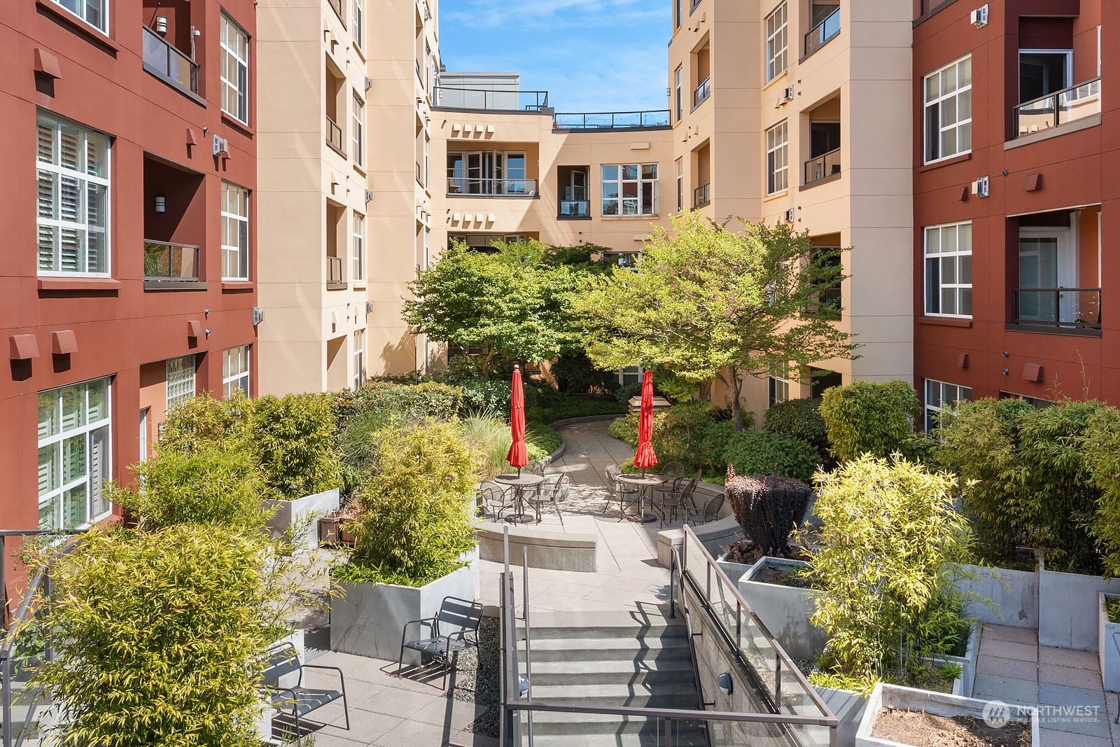 410 NE 70th Street Unit: 306