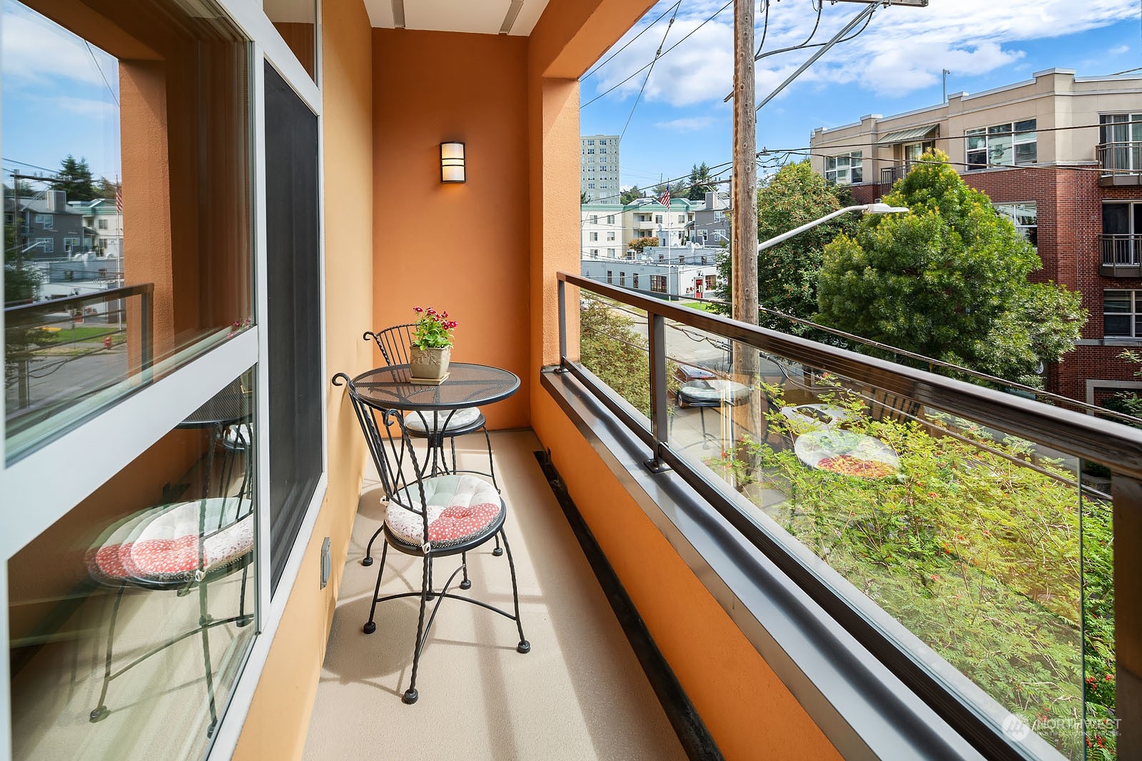 410 NE 70th Street Unit: 306