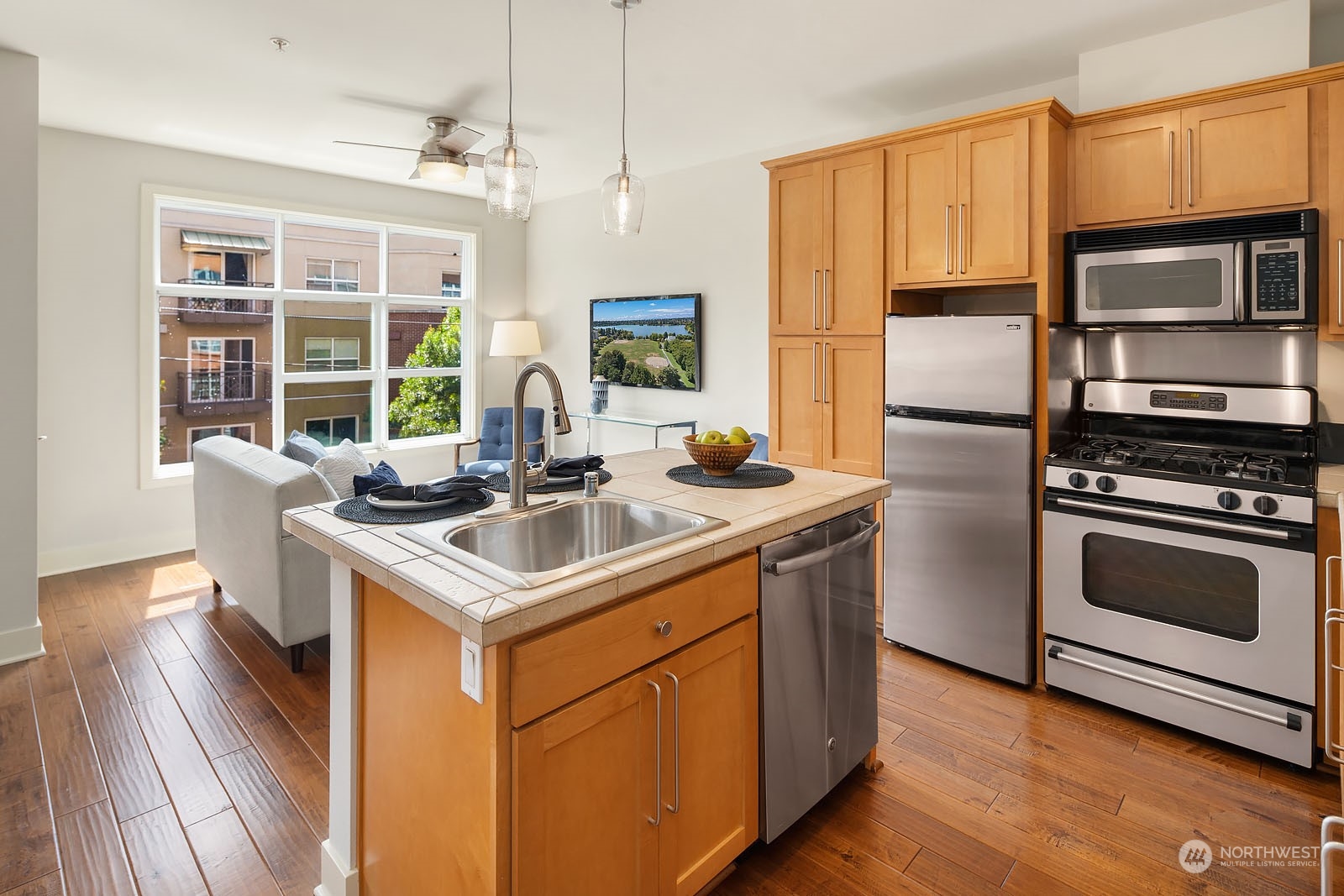410 NE 70th Street Unit: 306