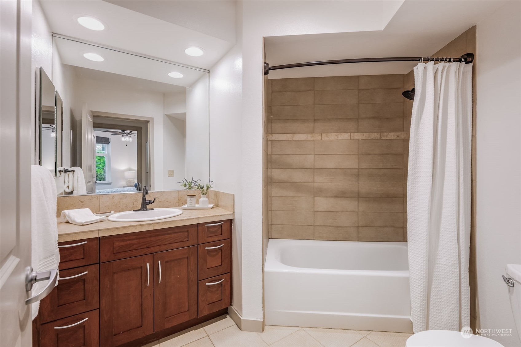 5450 Leary Avenue NW Unit: 240