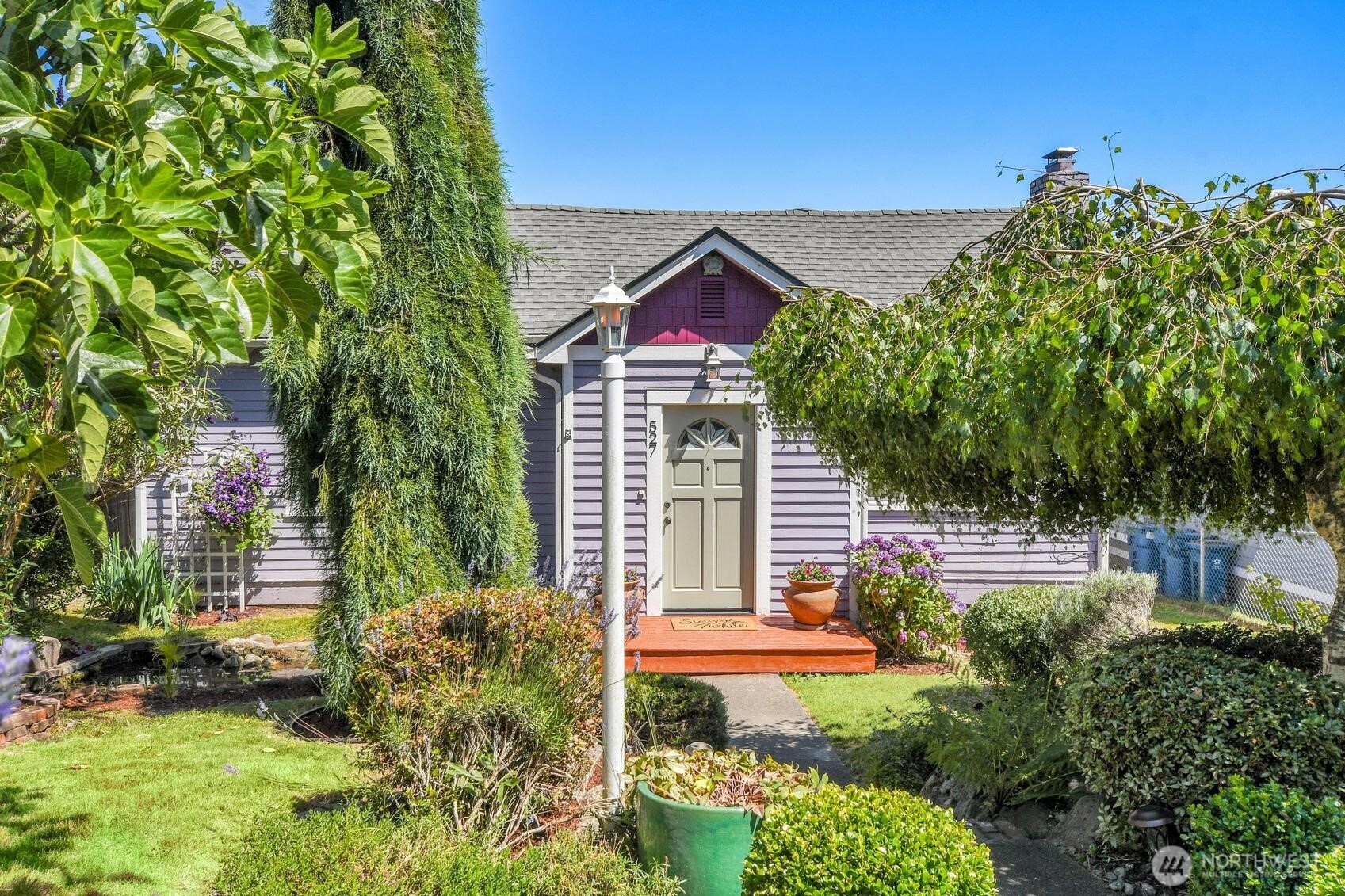 527 Ave B