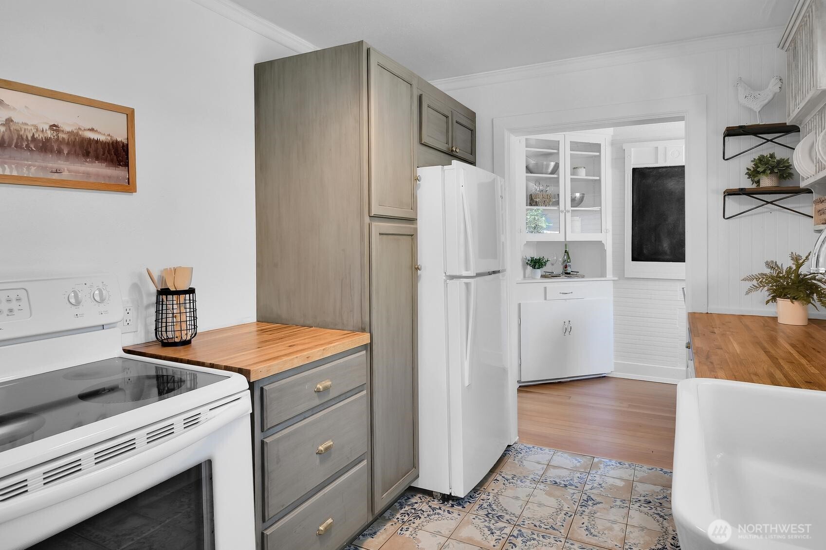 527 Ave B