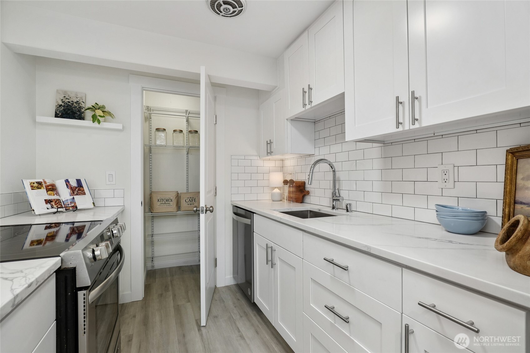 4050 W Lake Sammamish Pkwy NE Unit: 103