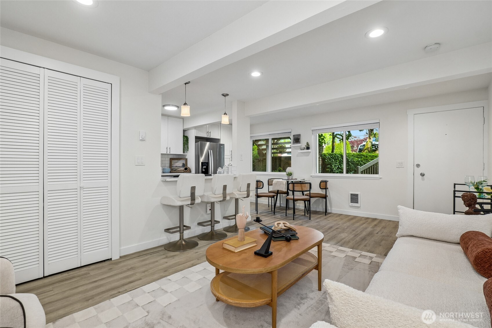 4050 W Lake Sammamish Pkwy NE Unit: 103