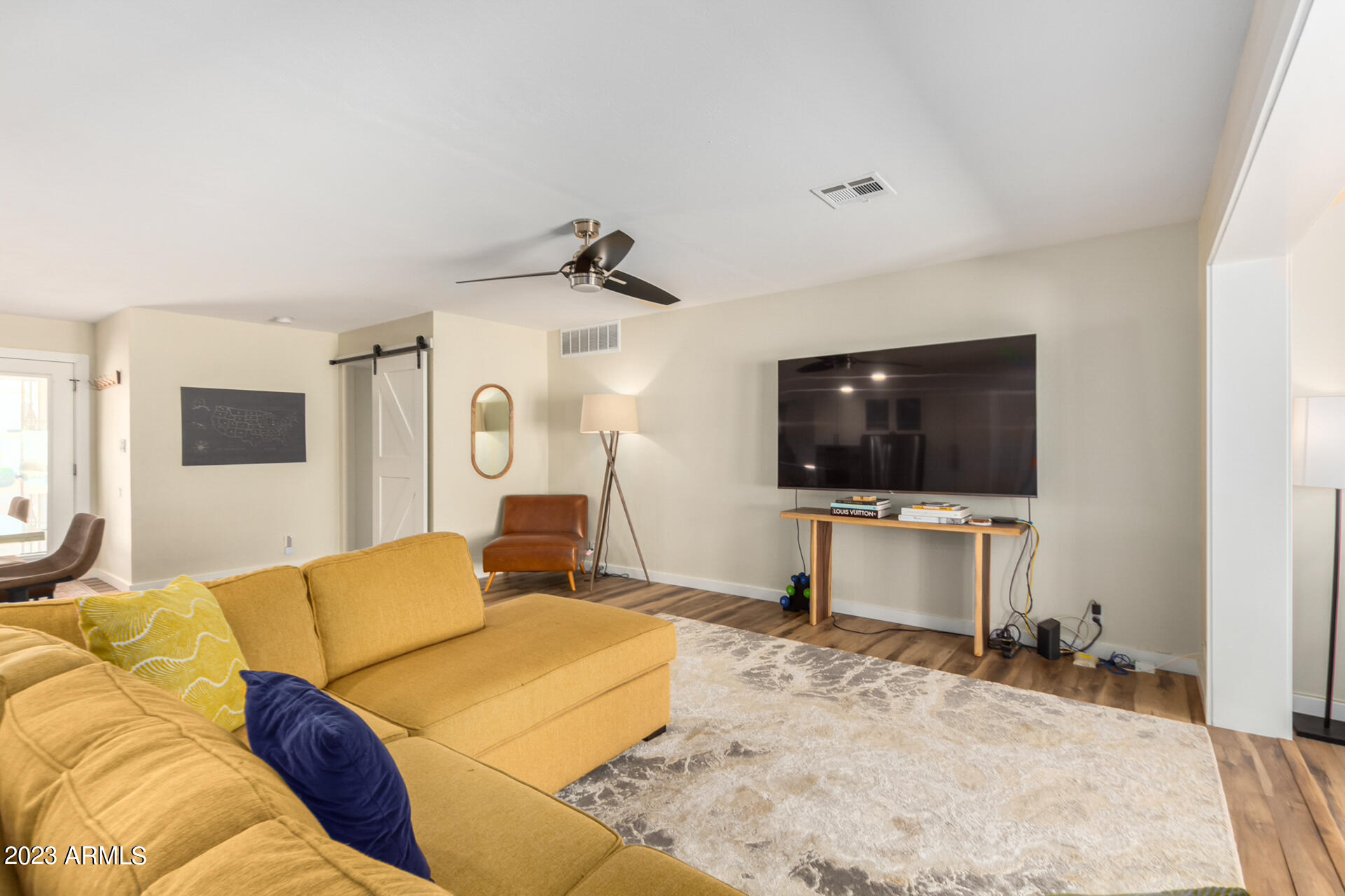 3018 E Earll Drive