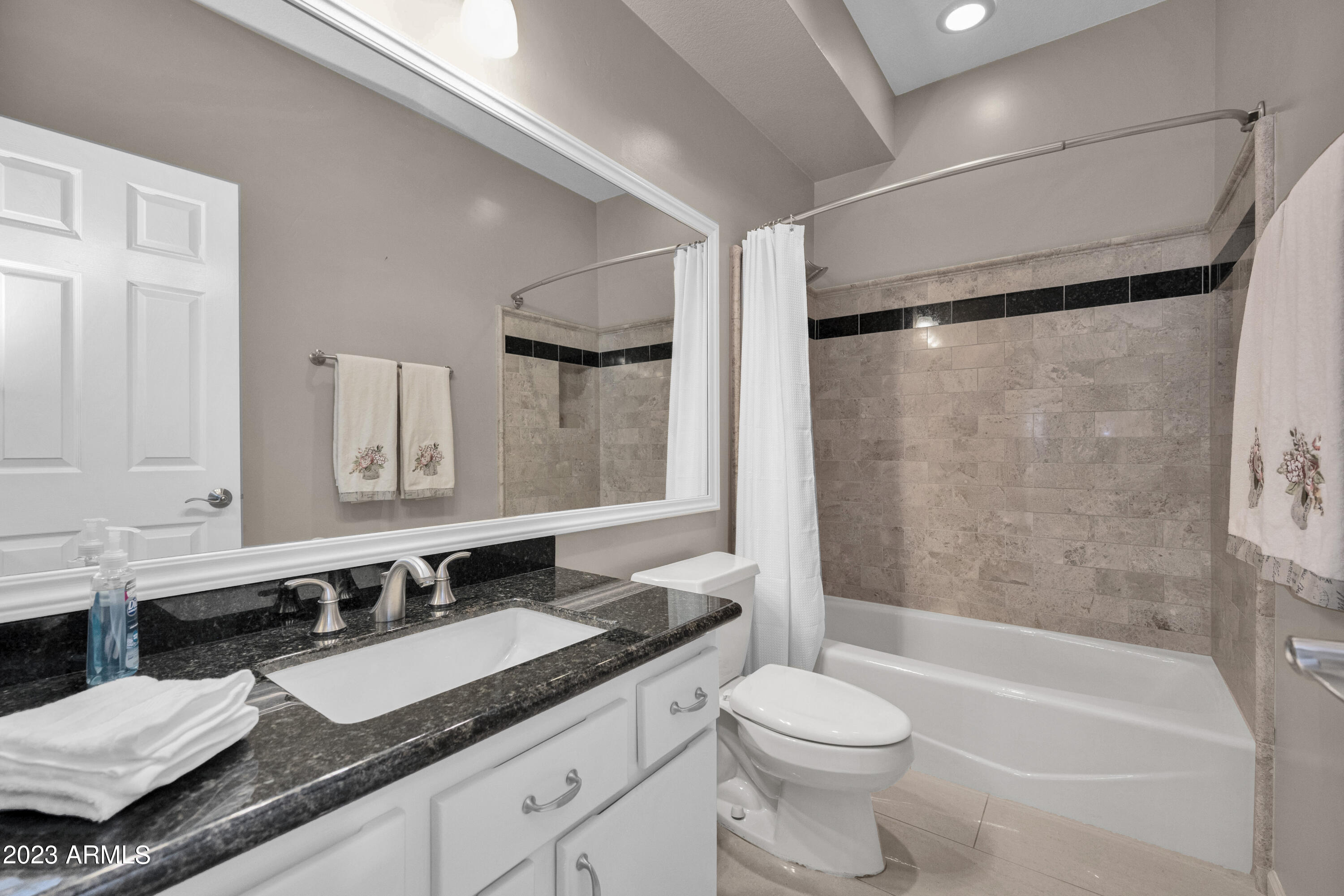 7272 E GAINEY RANCH Road, 110