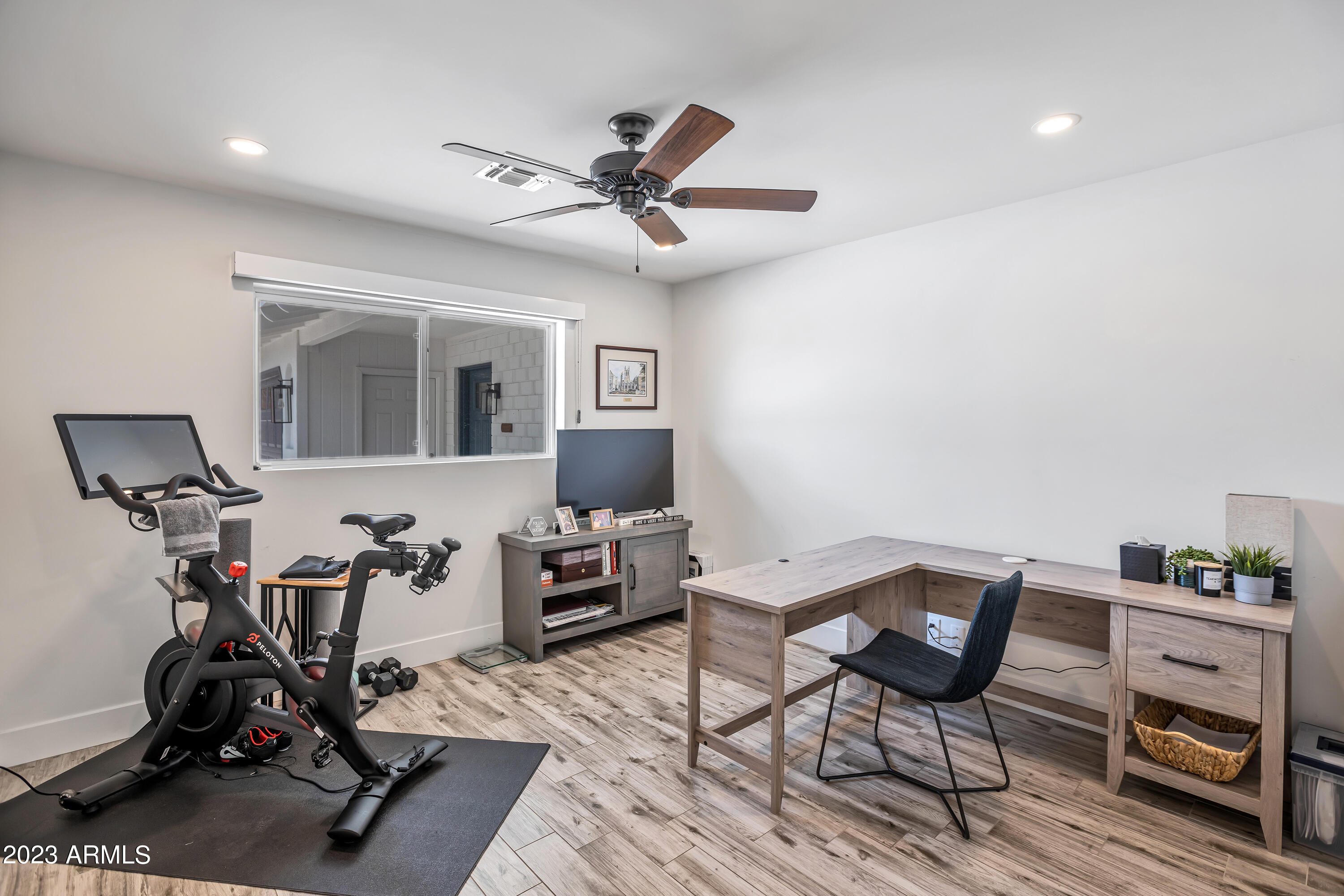 8224 E DEVONSHIRE Avenue