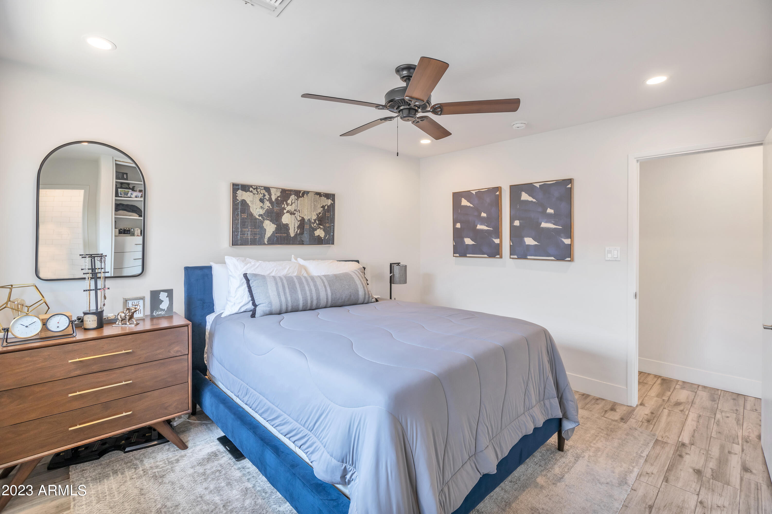 8224 E DEVONSHIRE Avenue