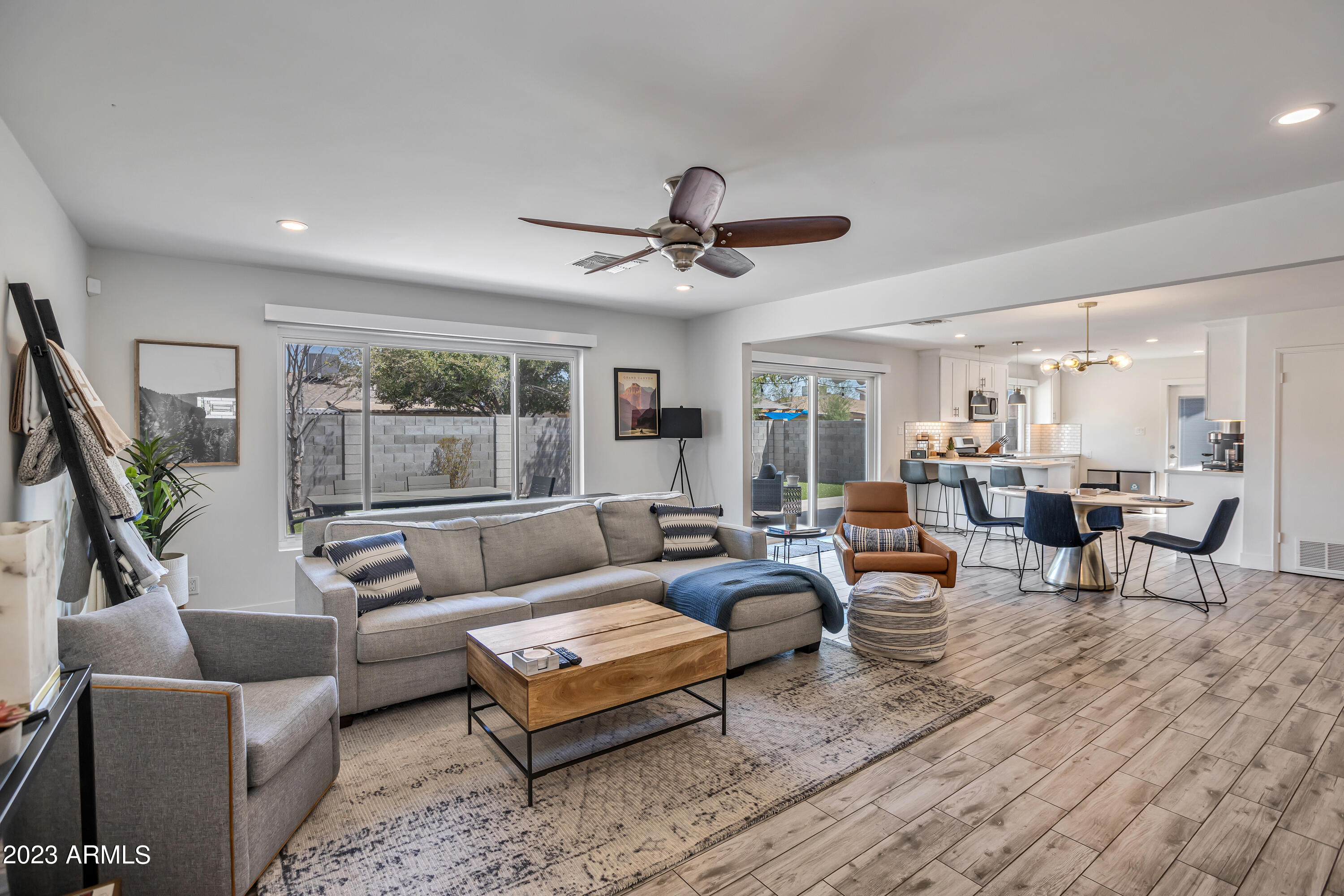 8224 E DEVONSHIRE Avenue