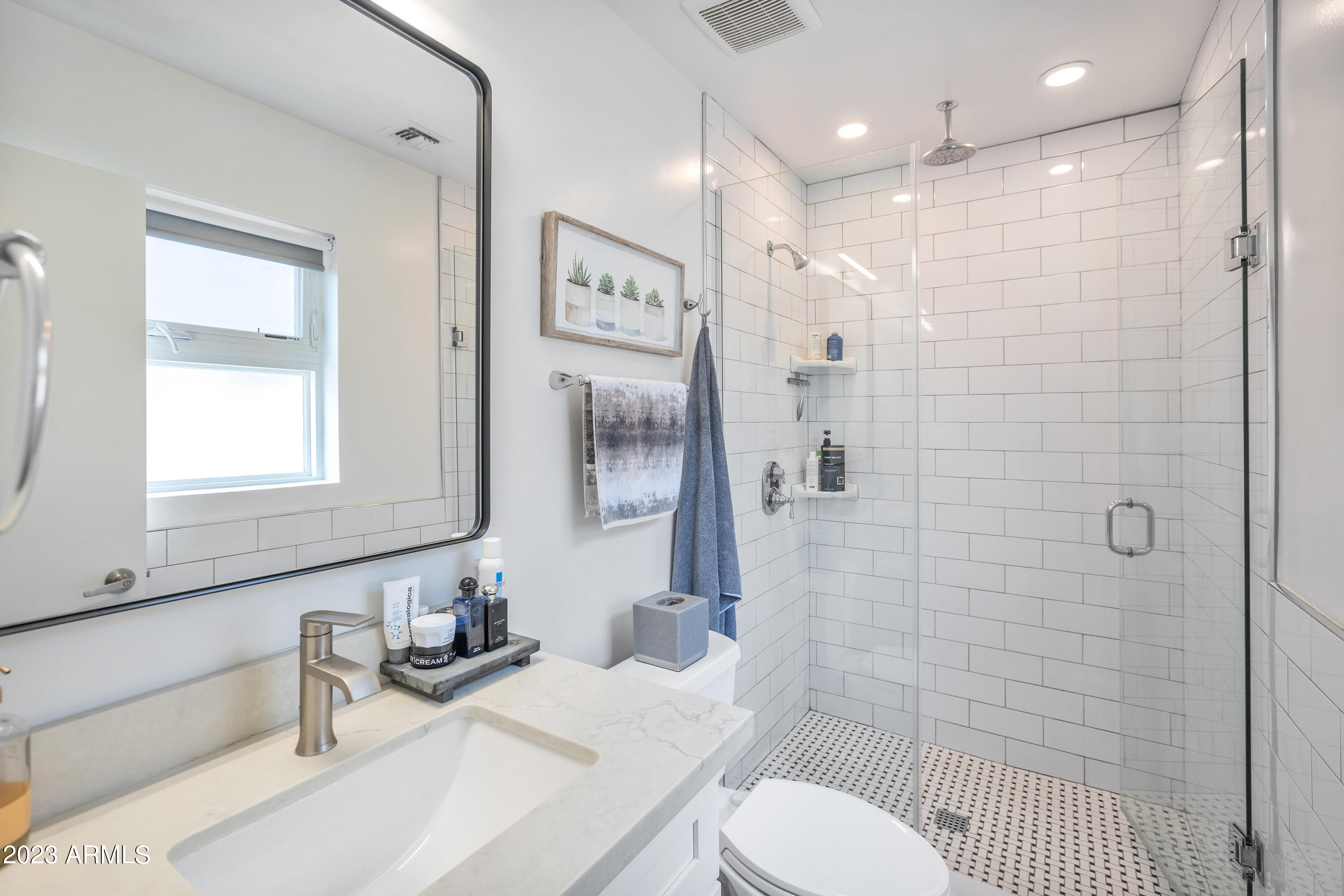 8224 E DEVONSHIRE Avenue