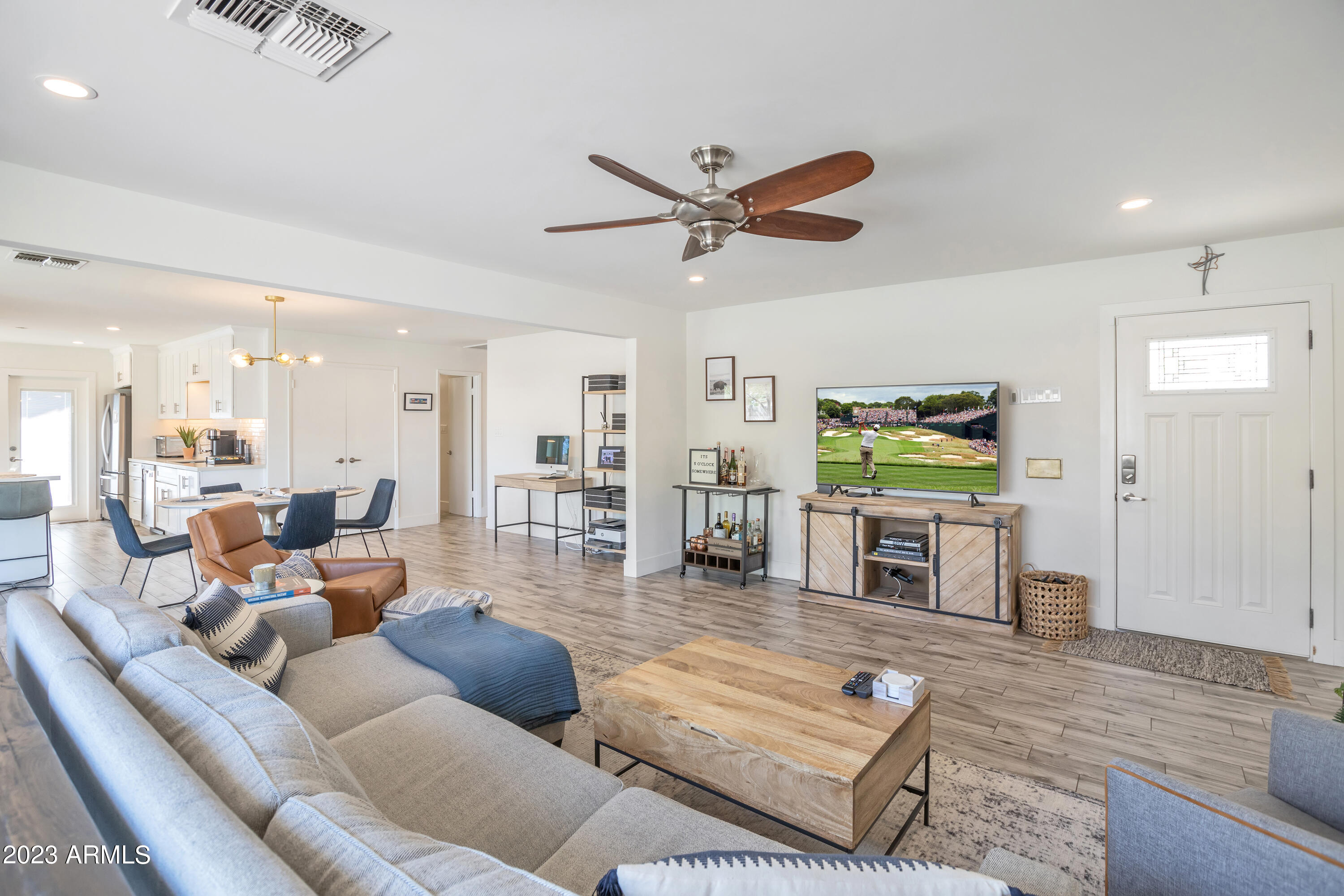 8224 E DEVONSHIRE Avenue