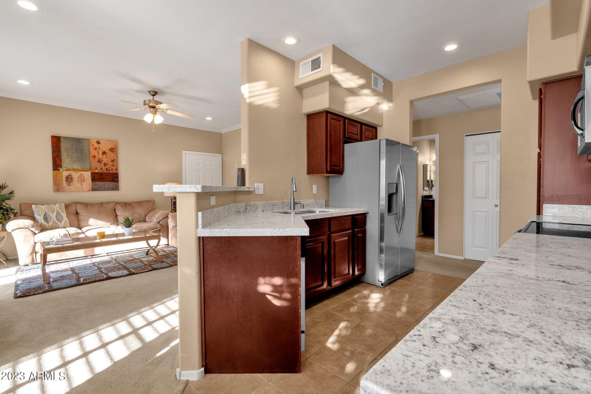 5335 E SHEA Boulevard, 1030