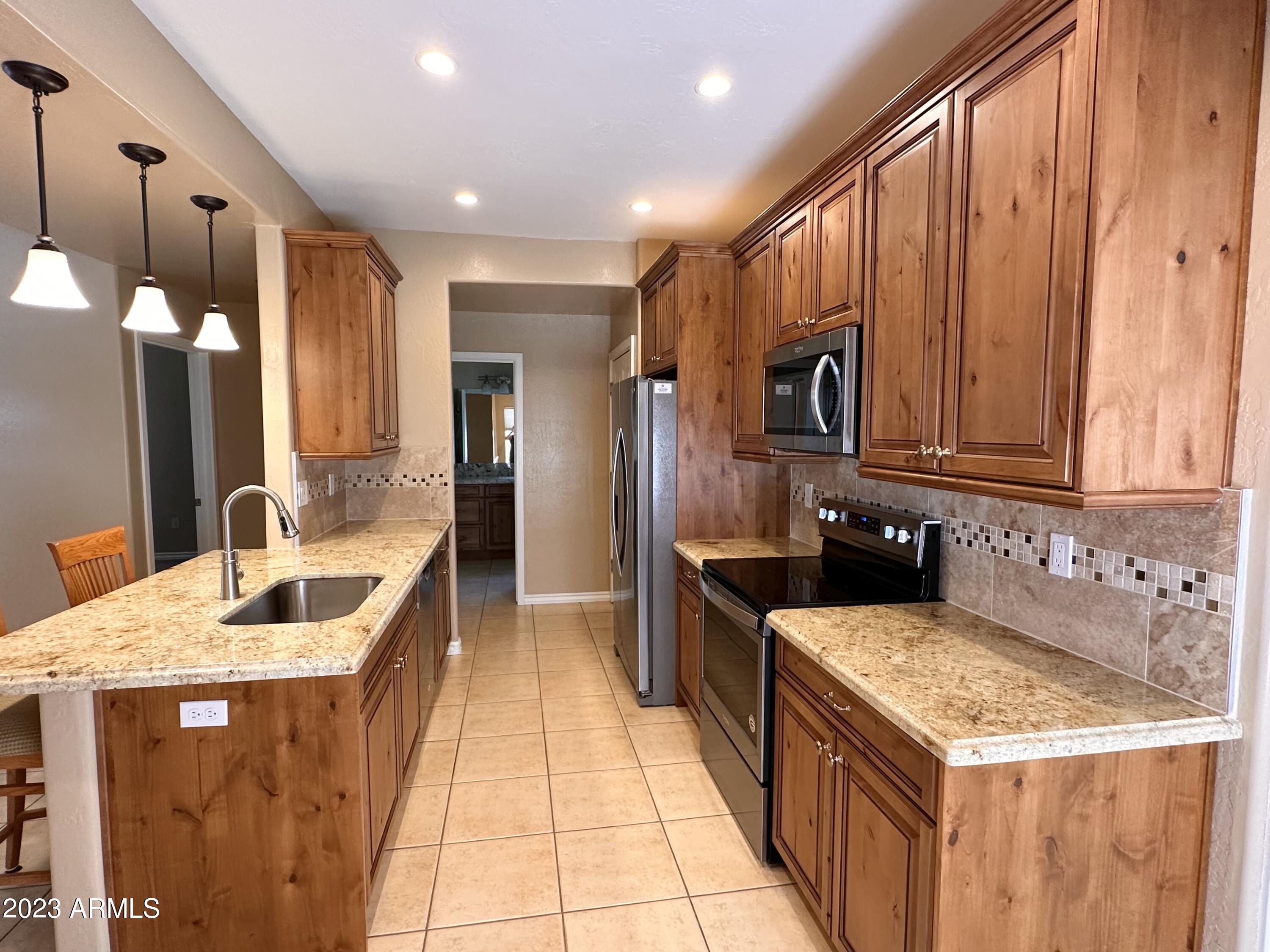 11260 N 92ND Street, 1050
