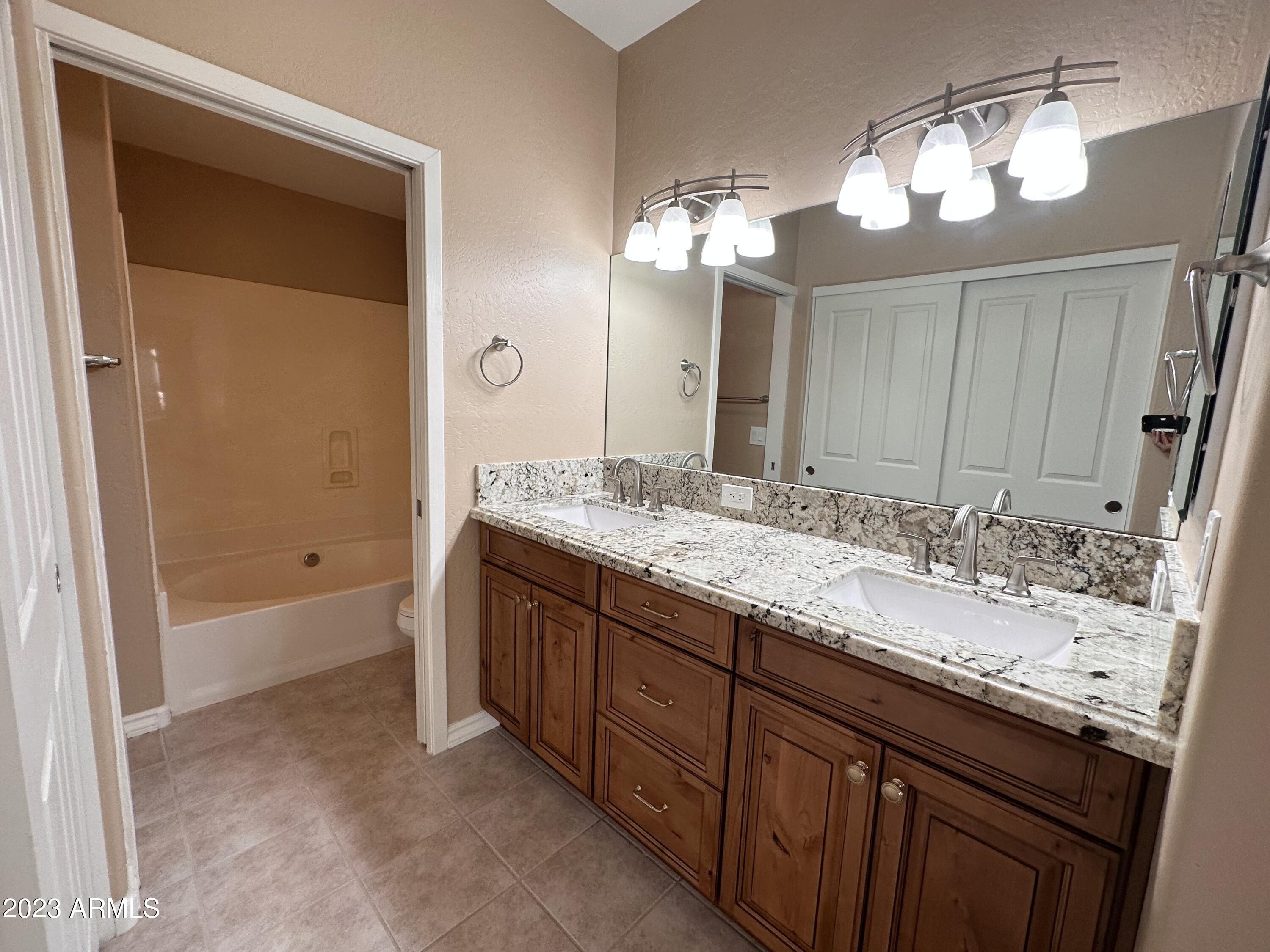 11260 N 92ND Street, 1050