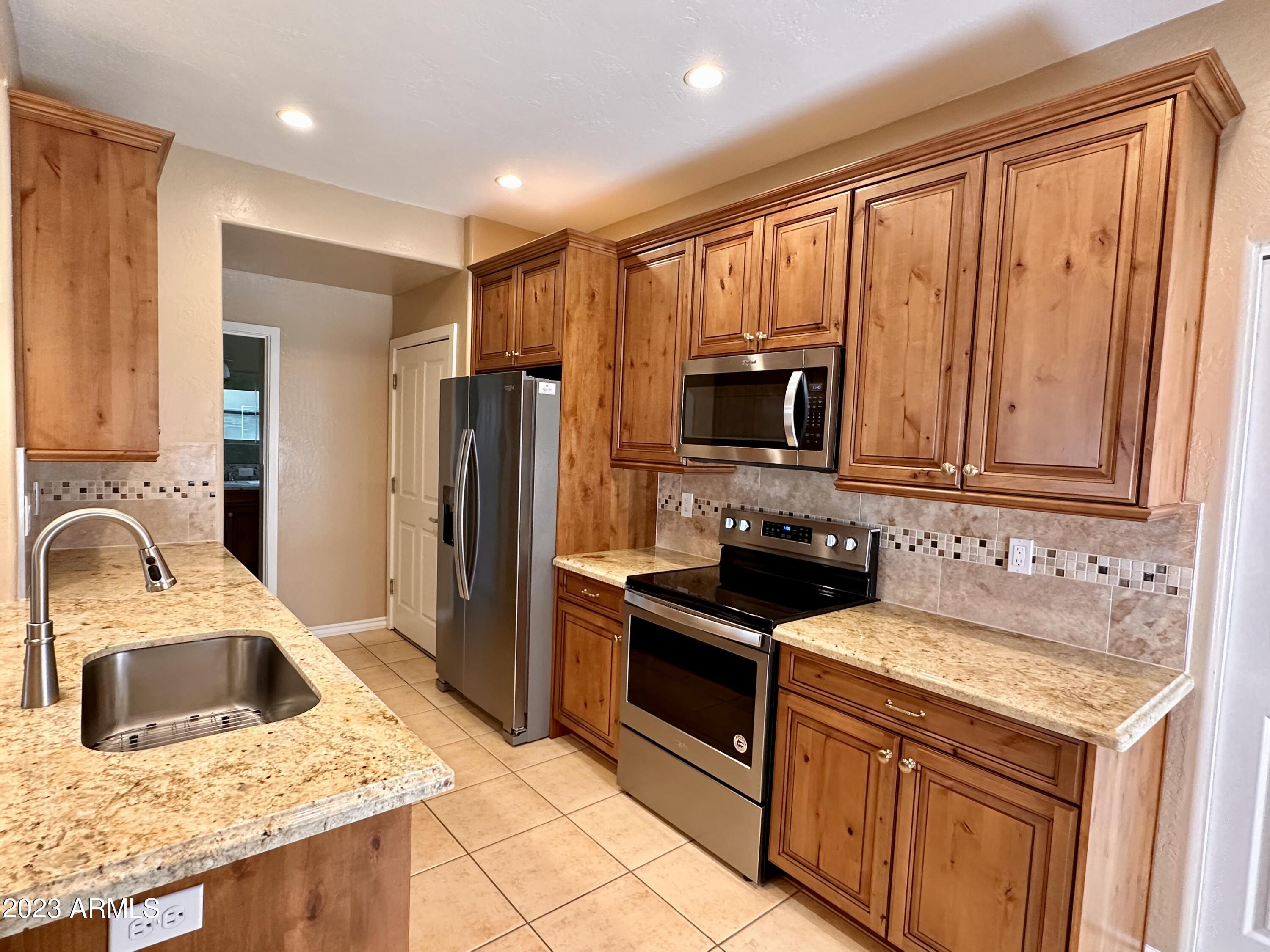 11260 N 92ND Street, 1050