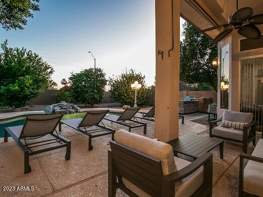 5319 E WOODRIDGE Drive