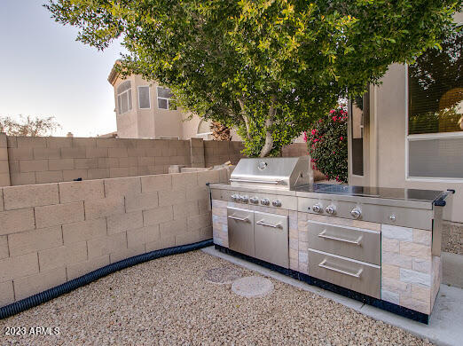 5319 E WOODRIDGE Drive