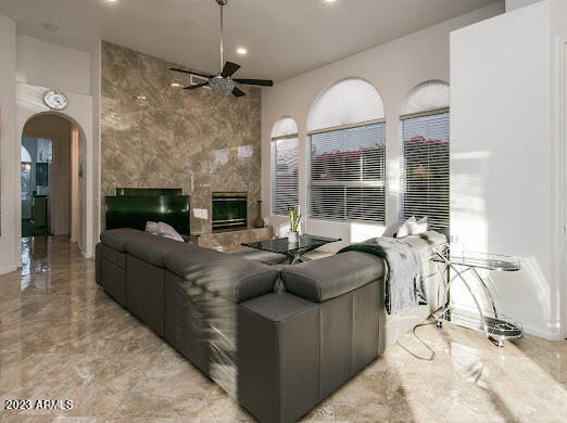 5319 E WOODRIDGE Drive