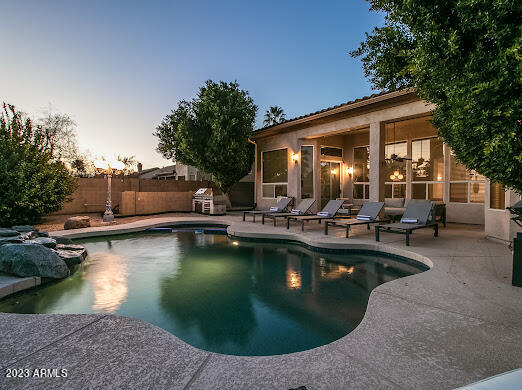 5319 E WOODRIDGE Drive