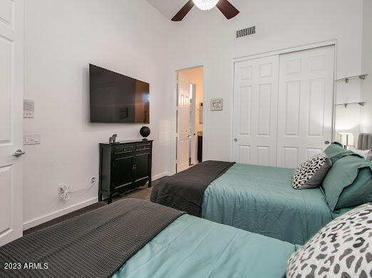 5319 E WOODRIDGE Drive