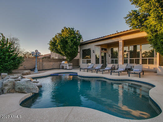 5319 E WOODRIDGE Drive